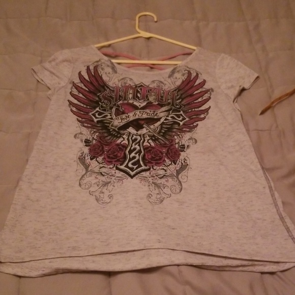 Sinful love and pride tee - Picture 1 of 4